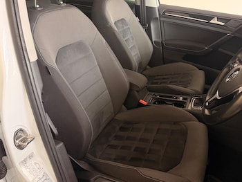 Used Volkswagen Golf 2017 for sale - 78830251: Photo