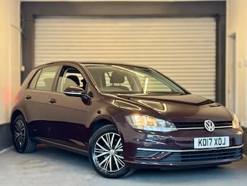 Used Volkswagen Golf 2017 for sale - 77940136: Photo