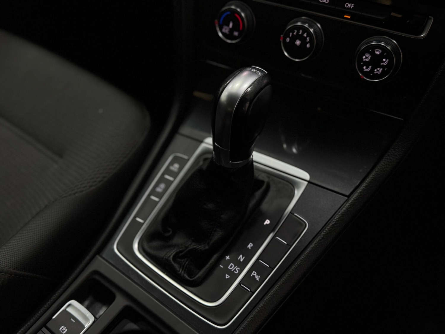 Used Volkswagen Golf 2017 for sale - 77940136: Photo 37