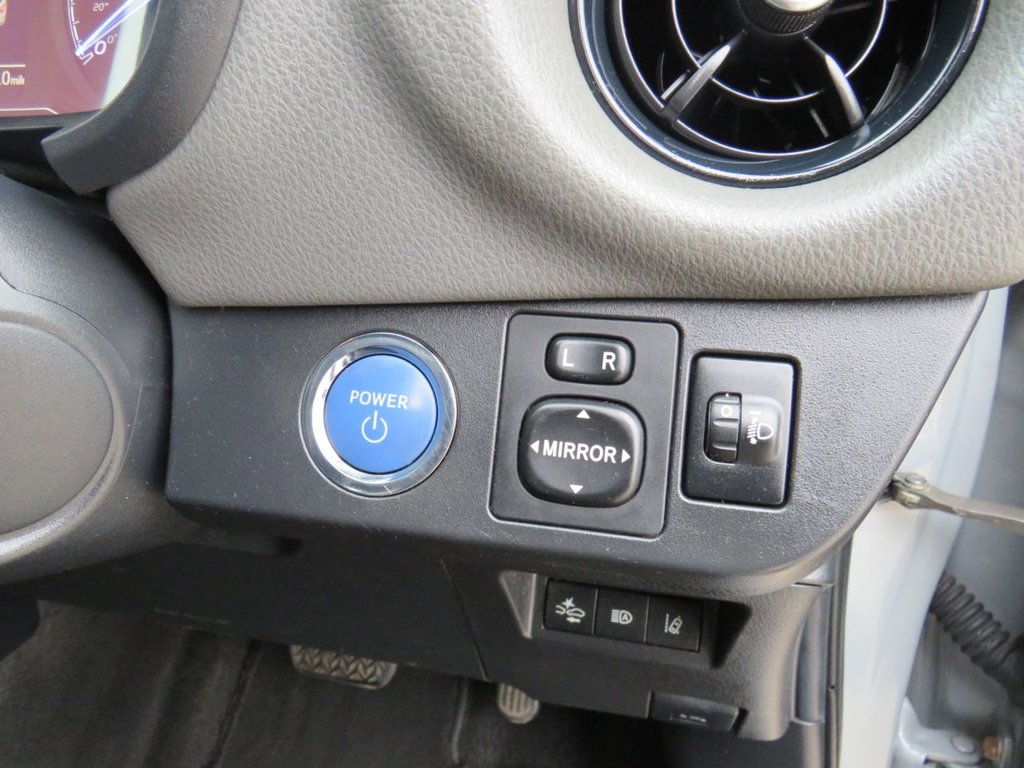 Used Toyota Yaris 2018 for sale - 77080382: Photo 21