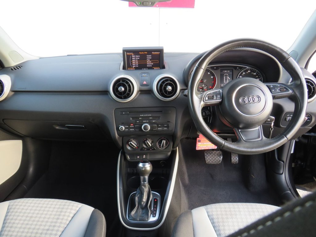 Used Audi A1 2011 for sale - 77053637: Photo 2