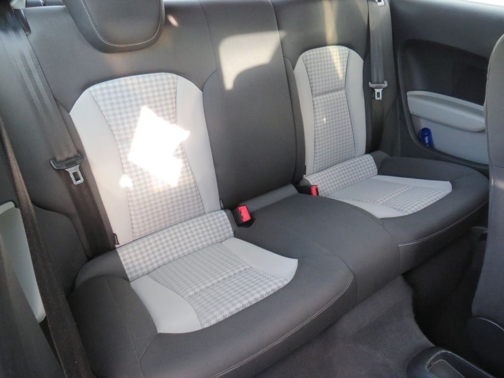 Used Audi A1 2011 for sale - 77053637: Photo 8