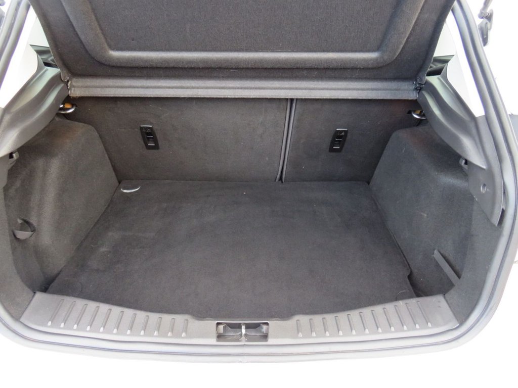 Used Ford Focus 2015 for sale - 76950377: Photo 11