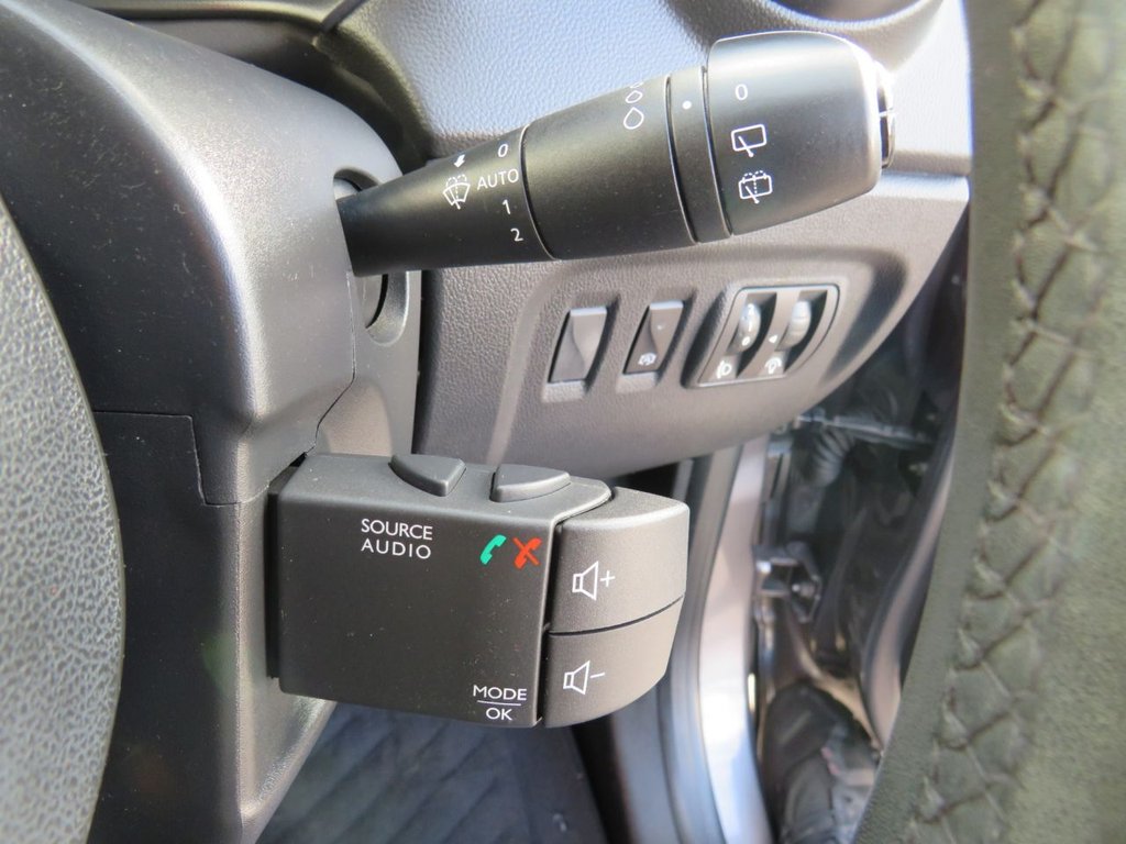 Used Renault Captur 2017 for sale - 76520758: Photo 18