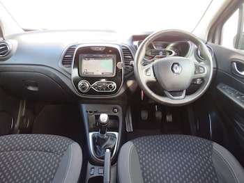 Used Renault Captur 2017 for sale - 76520758: Photo
