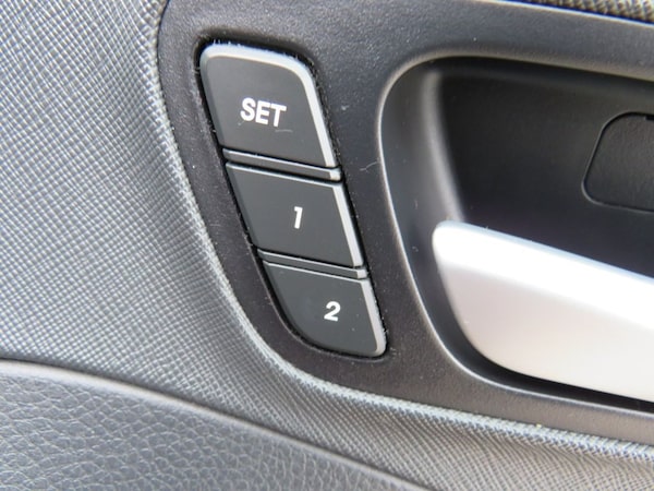 Used Hyundai Santa Fe 2015 for sale - 75745942: Photo 26