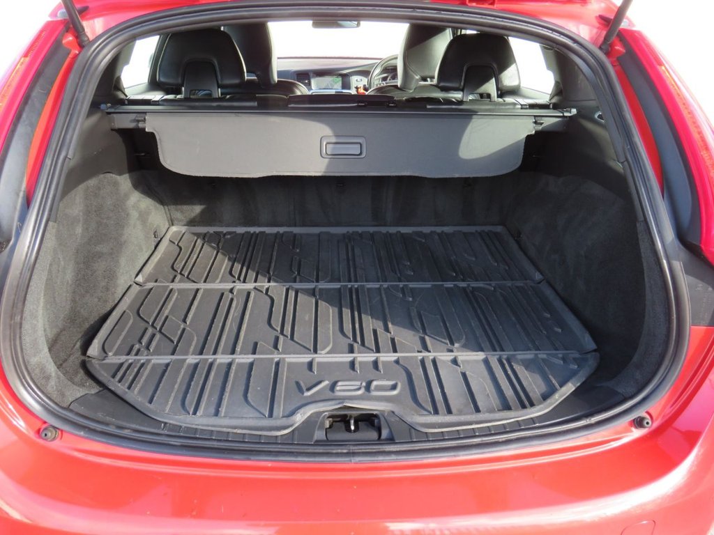 Used Volvo V60 2015 for sale - 76386200: Photo 11