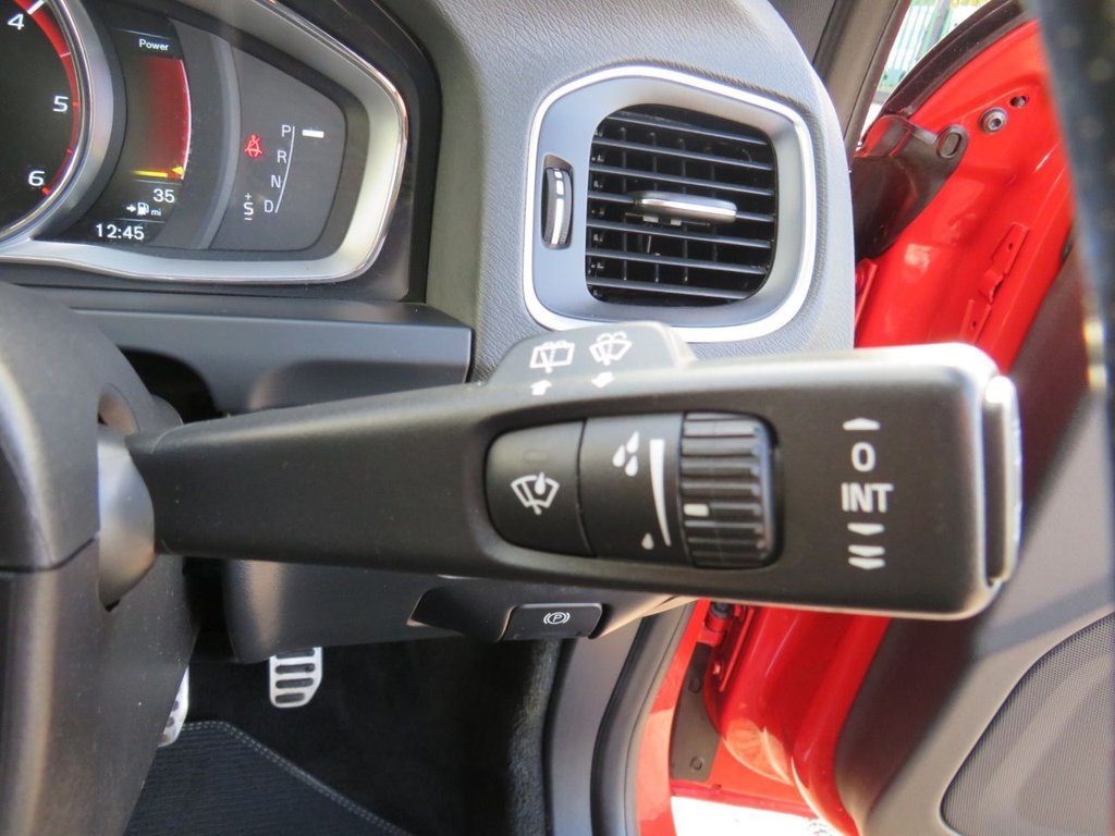 Used Volvo V60 2015 for sale - 76386200: Photo 18