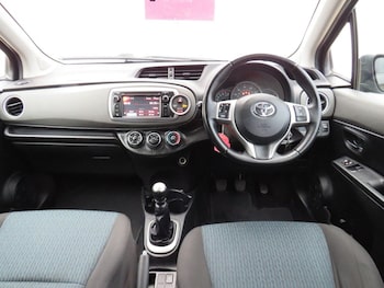 Used Toyota Yaris 2012 for sale - 77636666: Photo