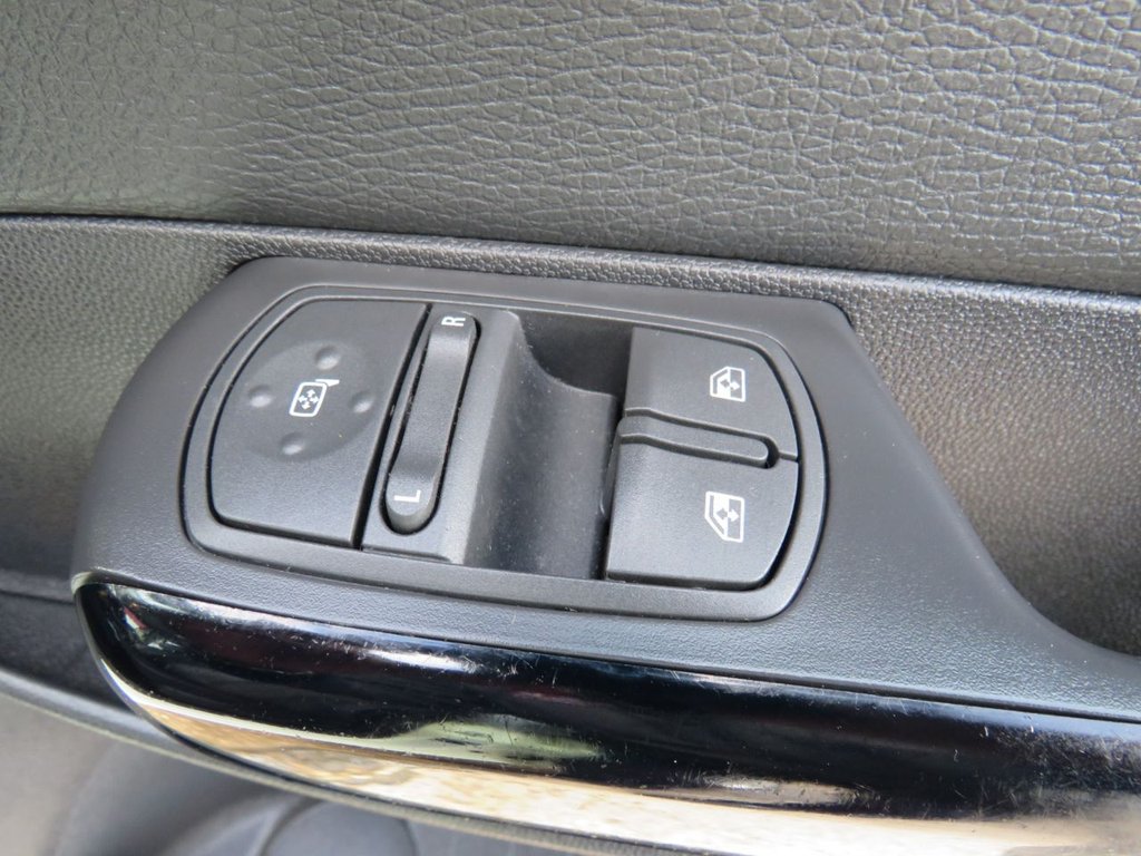 Used Vauxhall Corsa 2012 for sale - 76386106: Photo 19