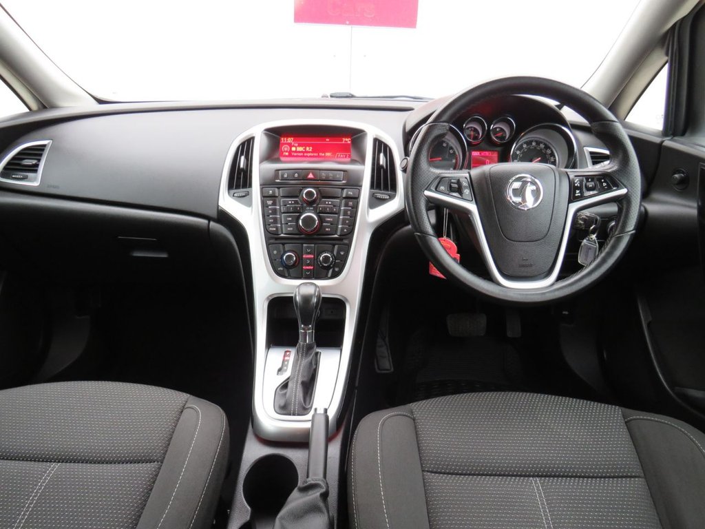 Used Vauxhall Astra 2014 for sale - 77463832: Photo 2