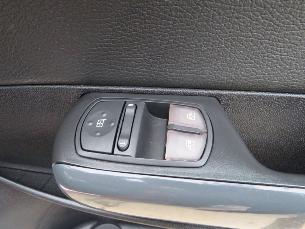 Used Vauxhall Corsa 2012 for sale - 76740773: Photo 20