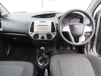 Used Hyundai i20 2011 for sale - 78896825: Photo