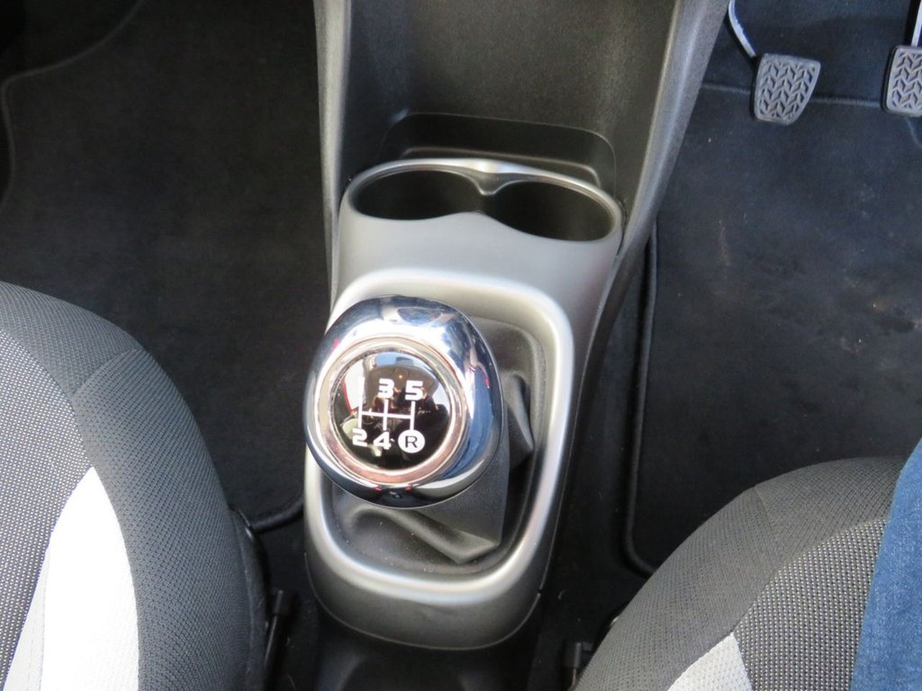 Used Toyota AYGO 2018 for sale - 77576127: Photo 14