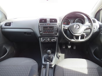 Used Volkswagen Polo 2015 for sale - 79494341: Photo