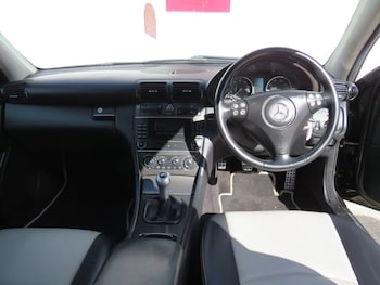 Used Mercedes-Benz C-Class 2005 for sale - 76118614: Photo