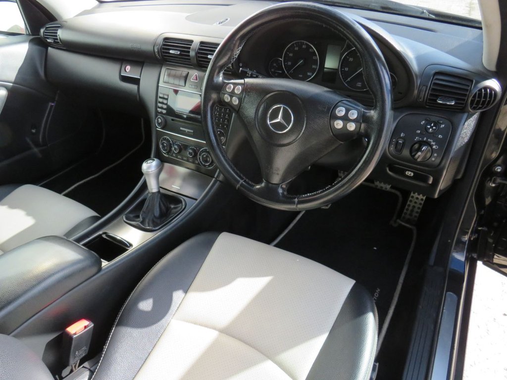 Used Mercedes-Benz C-Class 2005 for sale - 76118614: Photo 9