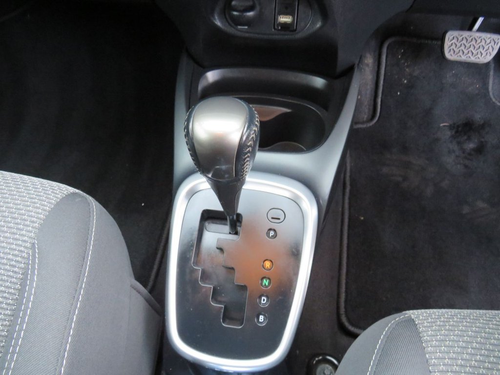 Used Toyota Yaris 2015 for sale - 77422104: Photo 14