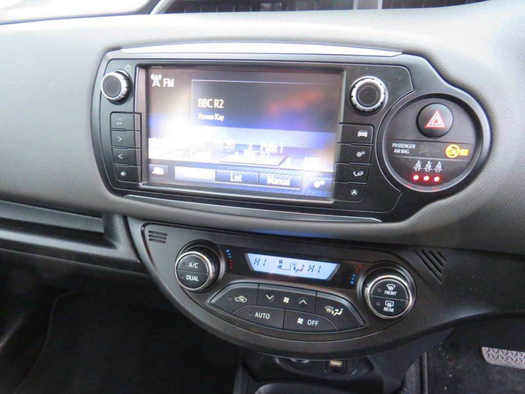 Used Toyota Yaris 2015 for sale - 77422104: Photo 15