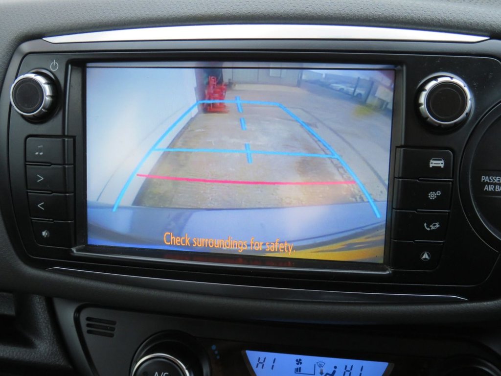 Used Toyota Yaris 2015 for sale - 77422104: Photo 16