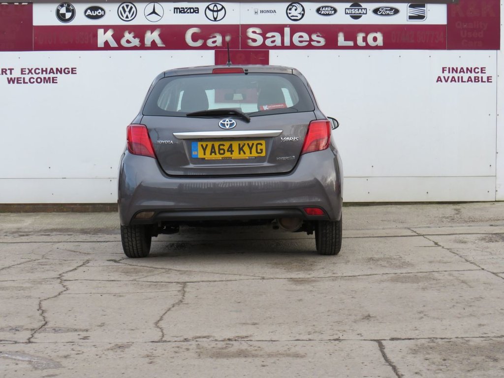 Used Toyota Yaris 2015 for sale - 77422104: Photo 4