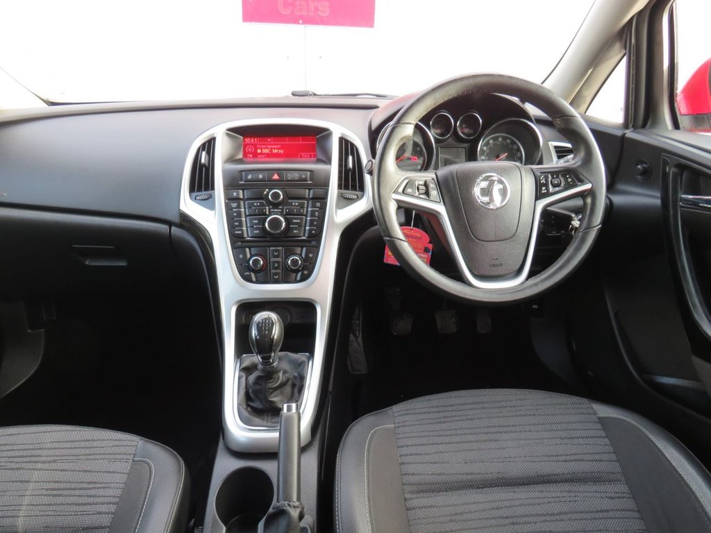 Used Vauxhall Astra 2015 for sale - 77236443: Photo 2