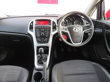 Used Vauxhall Astra 2015 for sale - 77236443: Photo