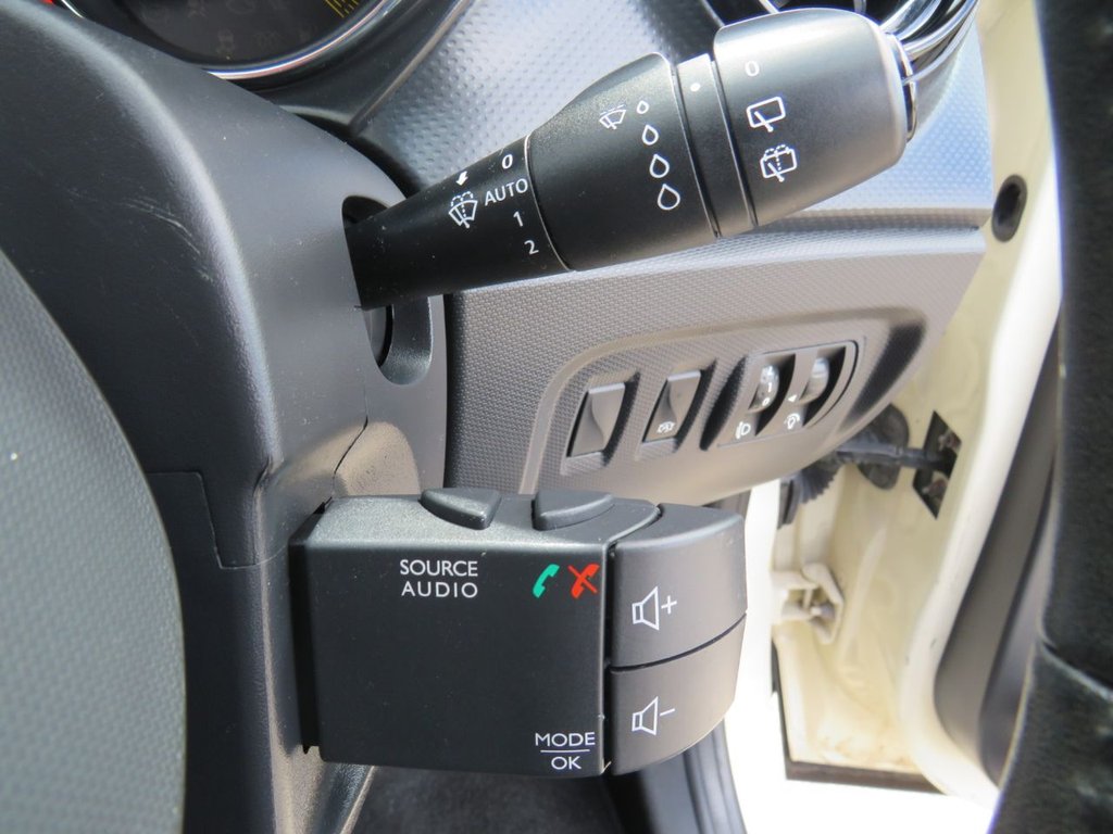 Used Renault Captur 2014 for sale - 78200917: Photo 19