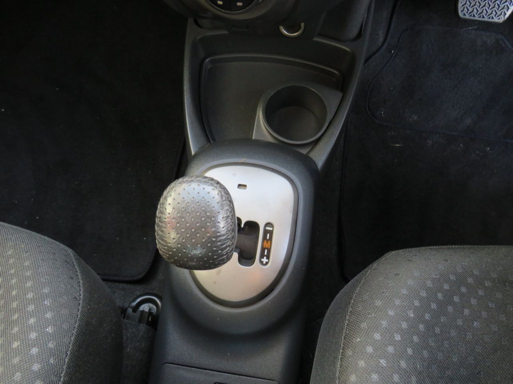 Used Toyota Yaris 2011 for sale - 76934546: Photo 14