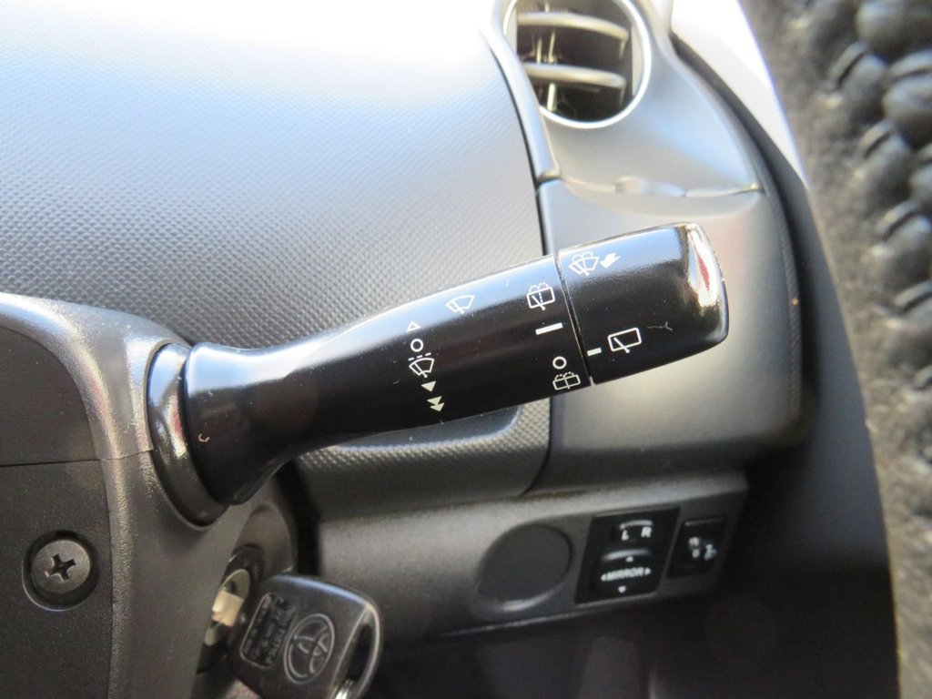 Used Toyota Yaris 2011 for sale - 76934546: Photo 18