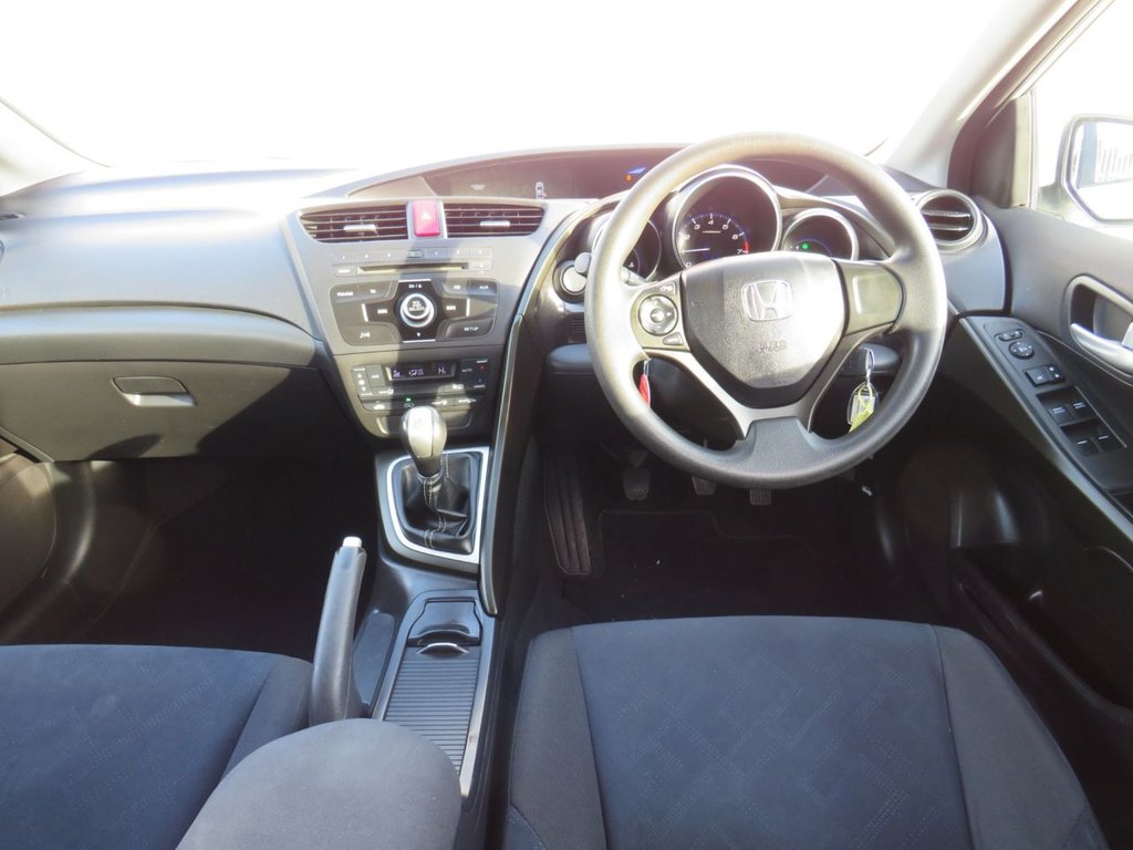 Used Honda Civic 2013 for sale - 76665527: Photo 2