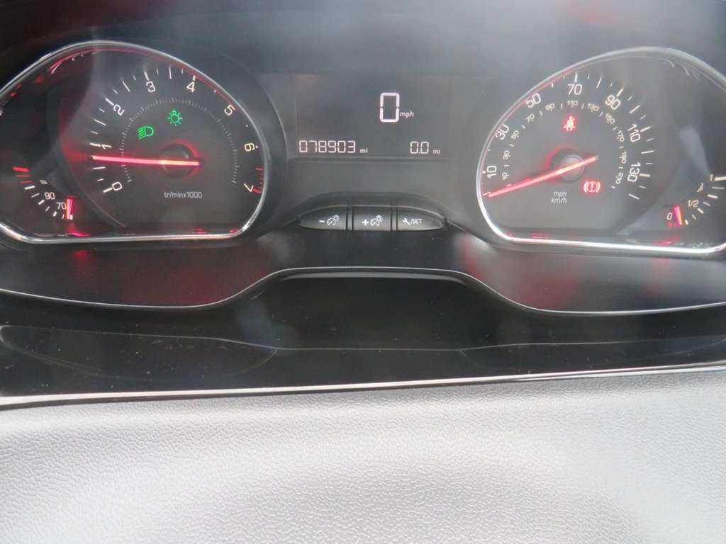 Used Peugeot 208 2013 for sale - 77399737: Photo 12