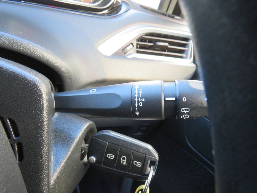 Used Peugeot 208 2013 for sale - 77399737: Photo 18