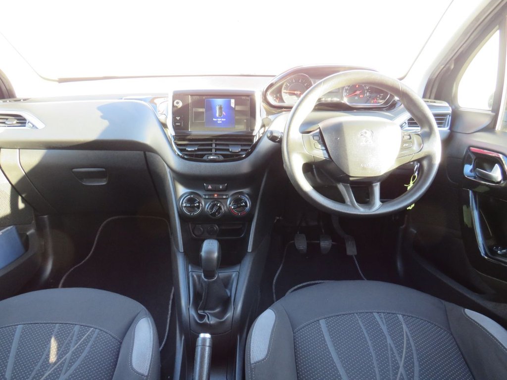 Used Peugeot 208 2013 for sale - 77399737: Photo 2