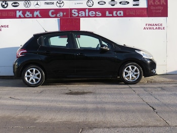 Used Peugeot 208 2013 for sale - 77399737: Photo