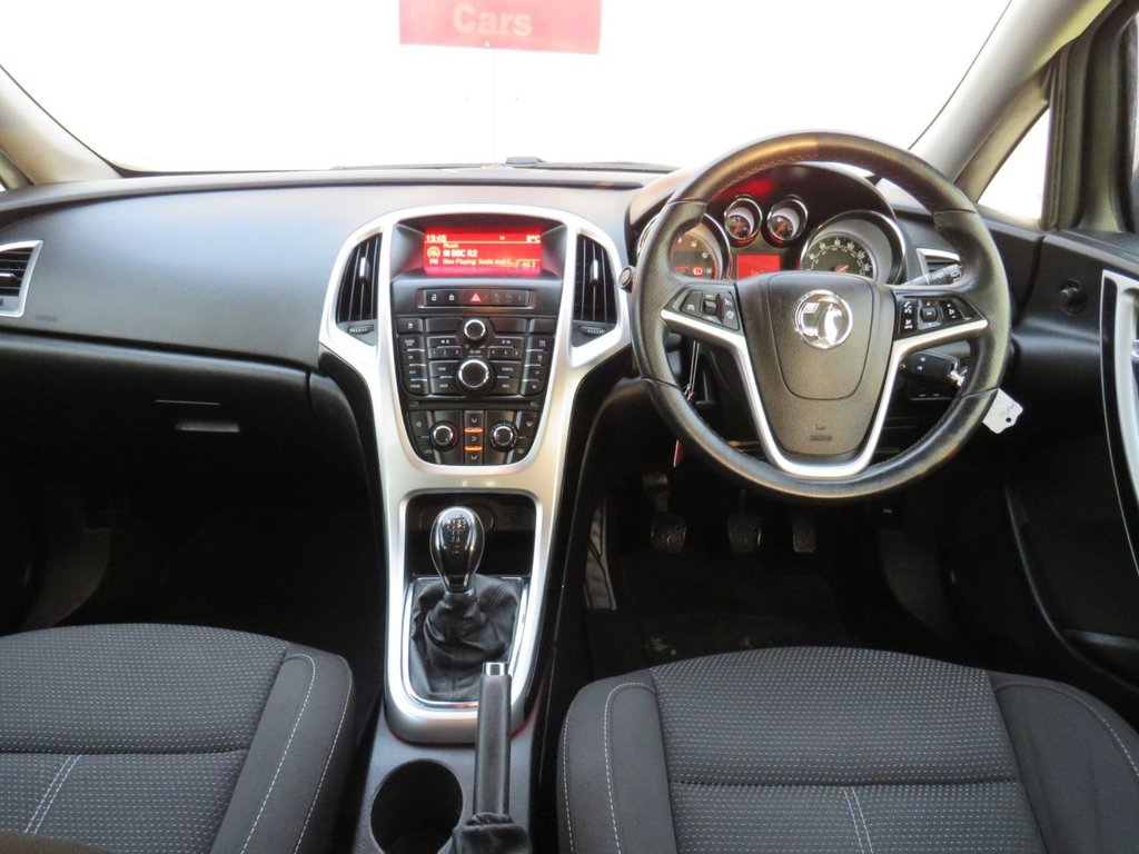 Used Vauxhall Astra 2014 for sale - 77250635: Photo 2
