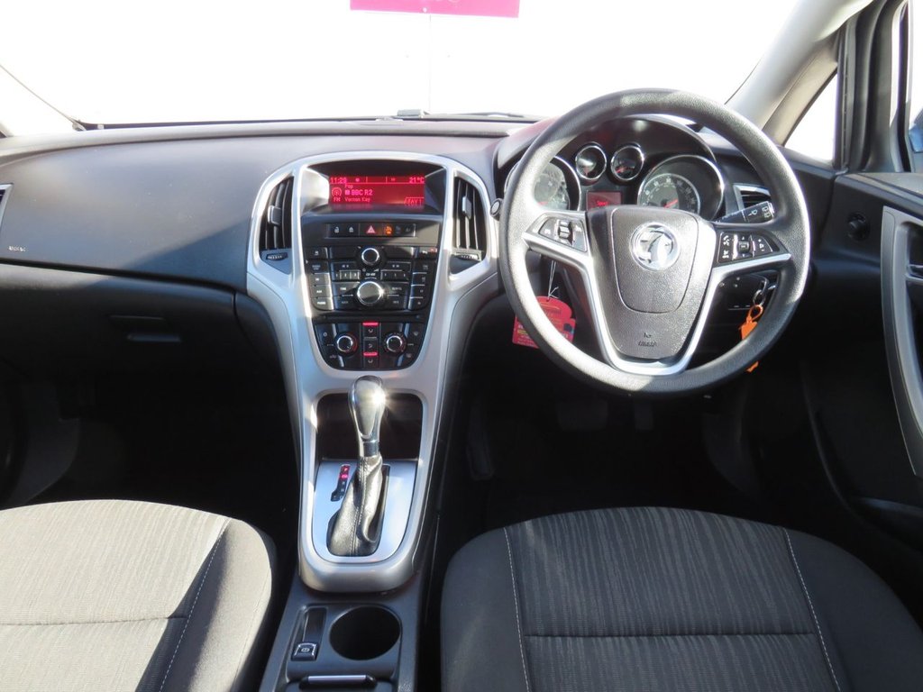 Used Vauxhall Astra 2011 for sale - 77734486: Photo 2