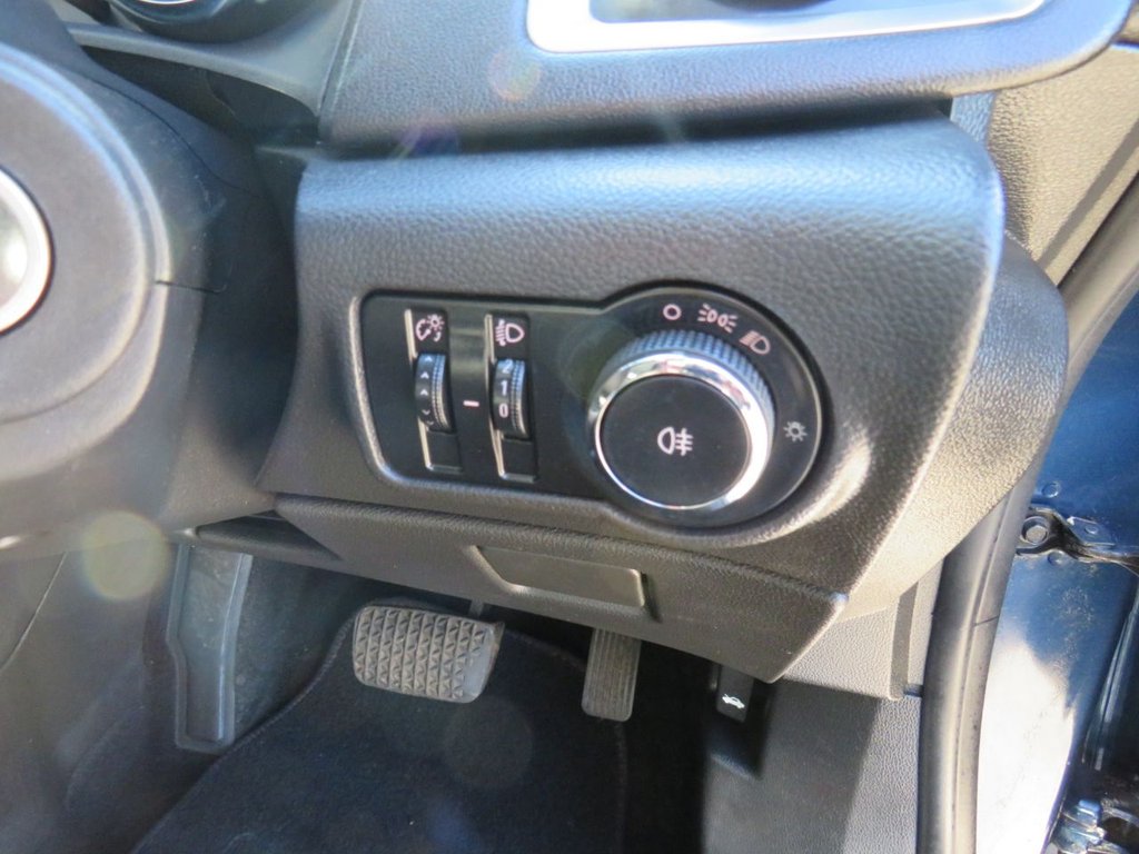 Used Vauxhall Astra 2011 for sale - 77734486: Photo 21