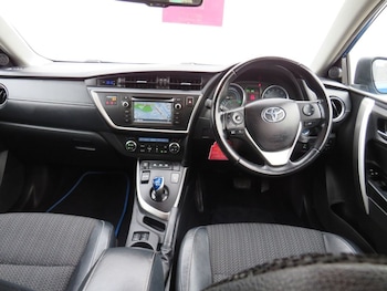 Used Toyota Auris 2015 for sale - 76119040: Photo 2