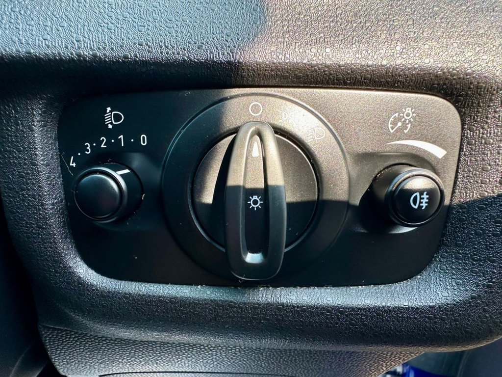 Used Ford Fiesta Van 2017 for sale - 76245111: Photo 19