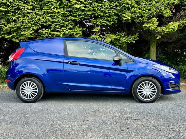 Used Ford Fiesta 2017 for sale - 76245111: Photo 2