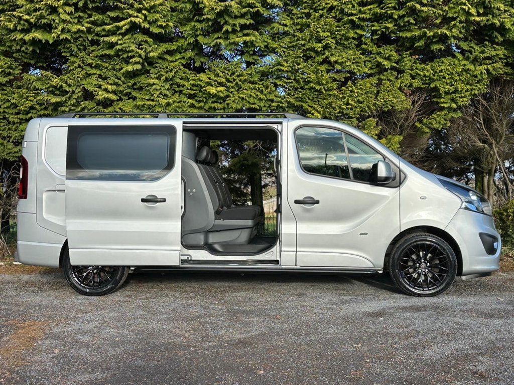 Used Vauxhall Vivaro 2018 for sale - 76660624: Photo 2