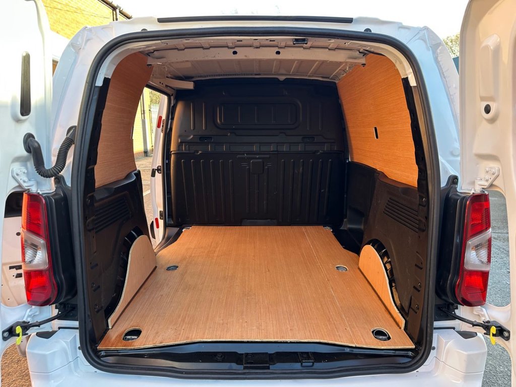 Used Vauxhall Combo 2019 for sale - 76582104: Photo 5