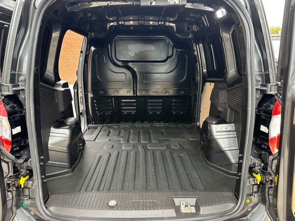 Used Ford Transit Courier 2020 for sale - 76245284: Photo 21