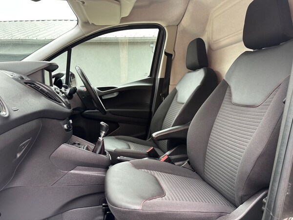 Used Ford Transit Courier 2020 for sale - 76245284: Photo 26