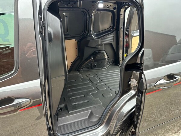 Used Ford Transit Courier 2020 for sale - 76245284: Photo 34