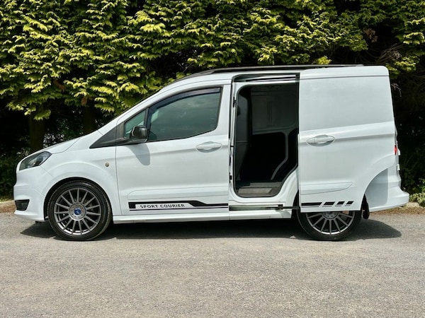 Used Ford Transit Courier 2017 for sale - 75296241: Photo 2