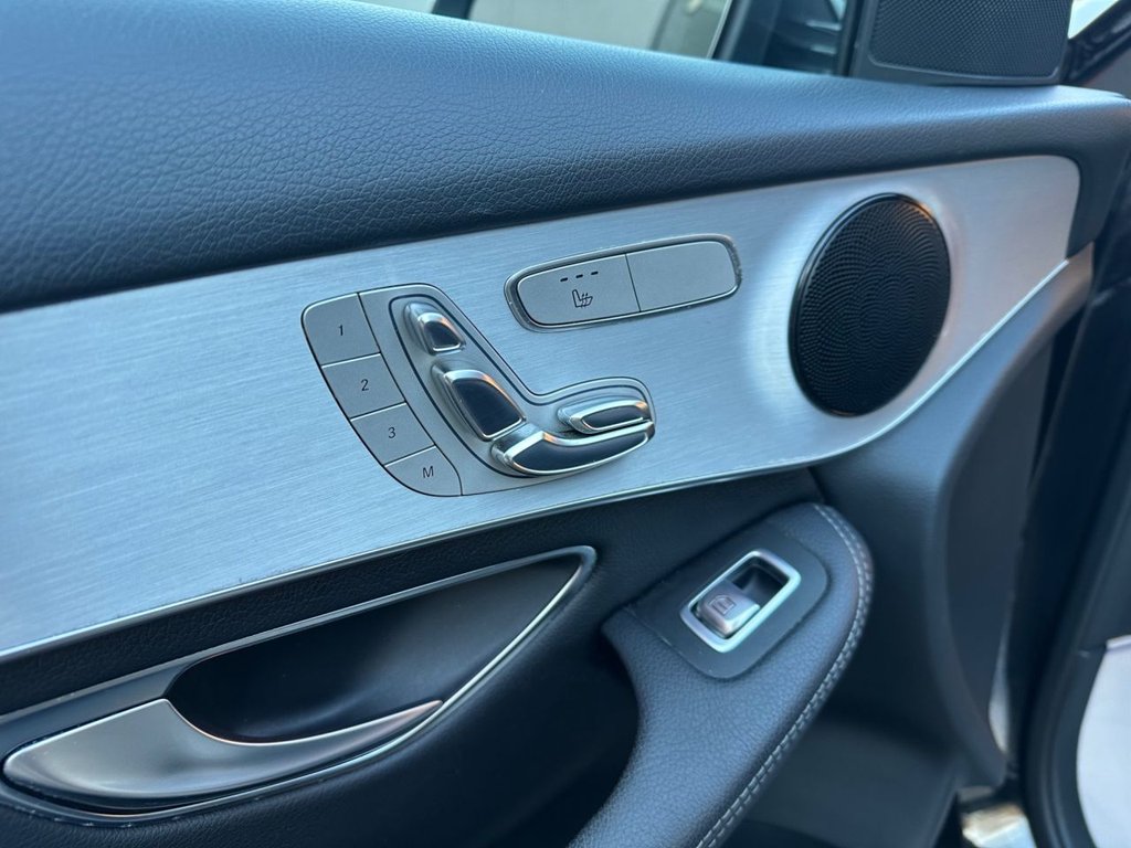 Used Mercedes-Benz GLC 2016 for sale - 76977409: Photo 32