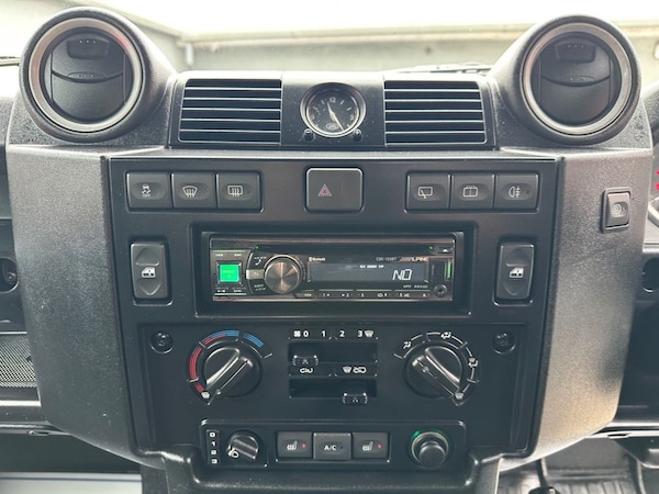 Used Land Rover Defender 2015 for sale - 76154555: Photo 24