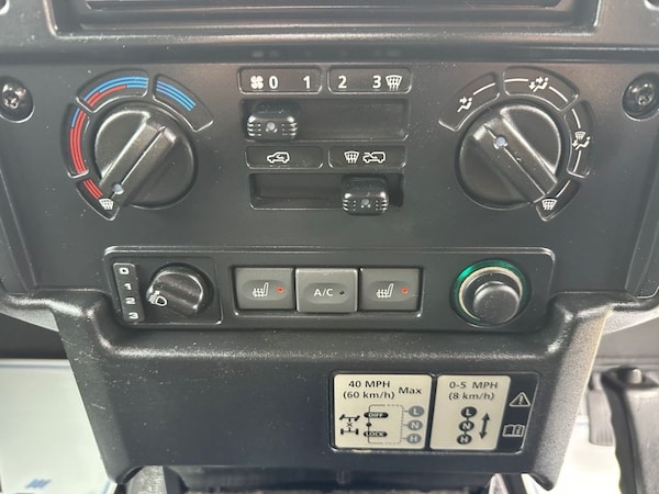 Used Land Rover Defender 2015 for sale - 76154555: Photo 25